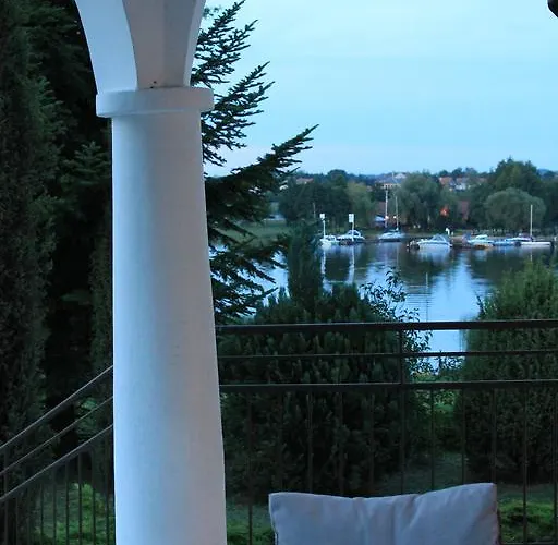 Mamry Bed & Breakfast 3*